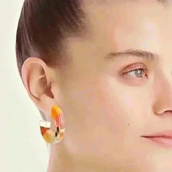 J Crew Made in Italy Mixed Acetate Hoop Earrings in coral - Picture 3 of 3